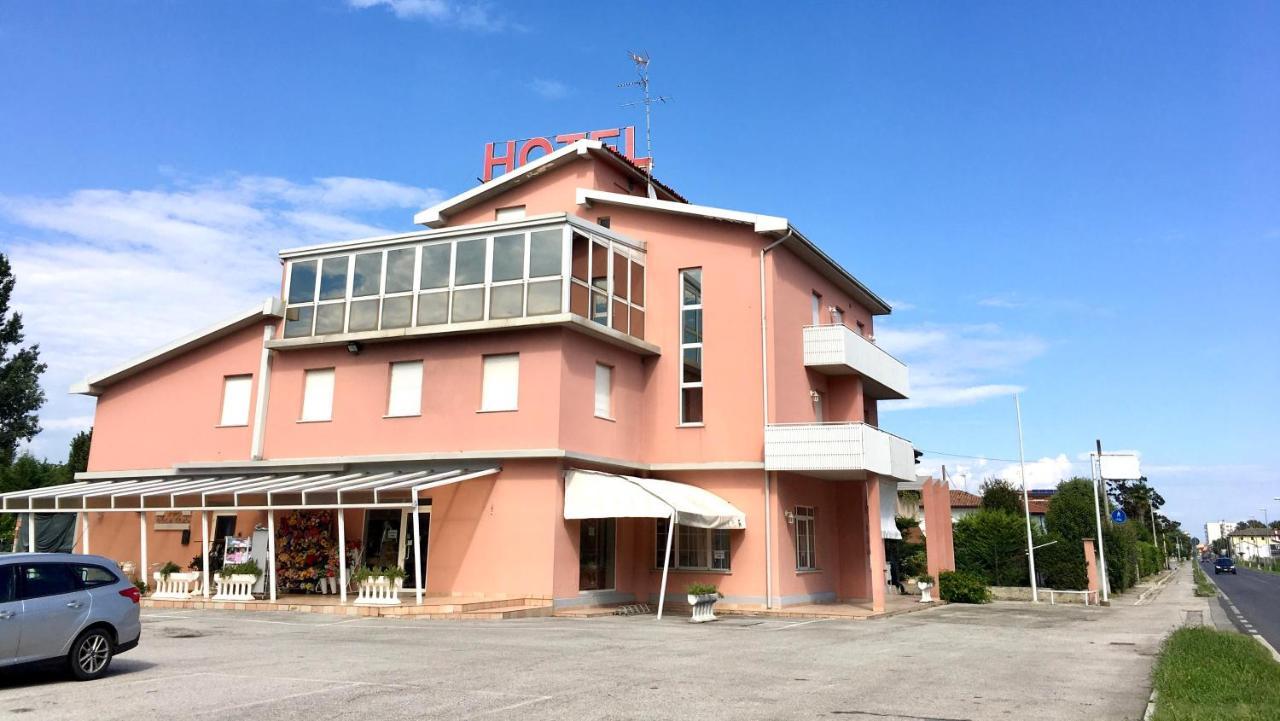 Hotel Trieste San Giorgio di Nogaro Ngoại thất bức ảnh